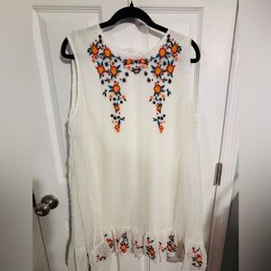 😍White Embroidered Sleeveless Swiss Dot dress size XL